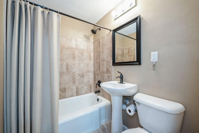 5921 Xerxes Ave S, Minneapolis, MN 55410 - full bath with toilet and shower / bath combination with curtain