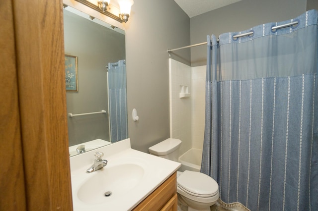 1675 Skywood Ln, Eagan, MN 55122 - full bath with vanity, toilet, and shower / bath combo with shower curtain