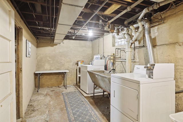 1264 Snelling Ave N, Saint Paul, MN 55108 - clothes washing area with washing machine and dryer