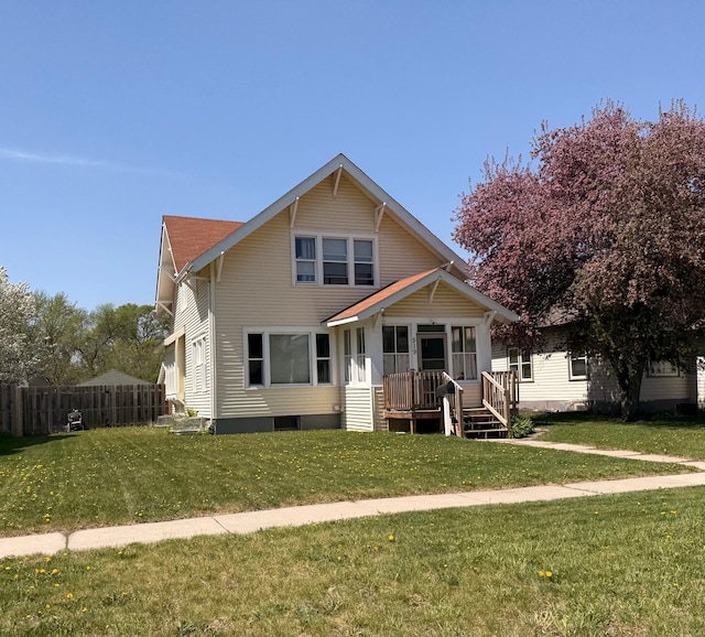 519 Duluth Ave N, Thief River Falls, MN 56701 - view of front facade with a deck