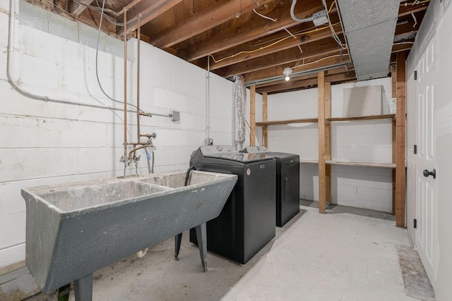 1805 Melrose Ave, Saint Louis Park, MN 55426 - clothes washing area featuring washing machine and dryer