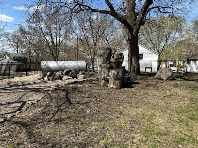 215 5th St S, Montevideo, MN 56265 - view of yard with fence