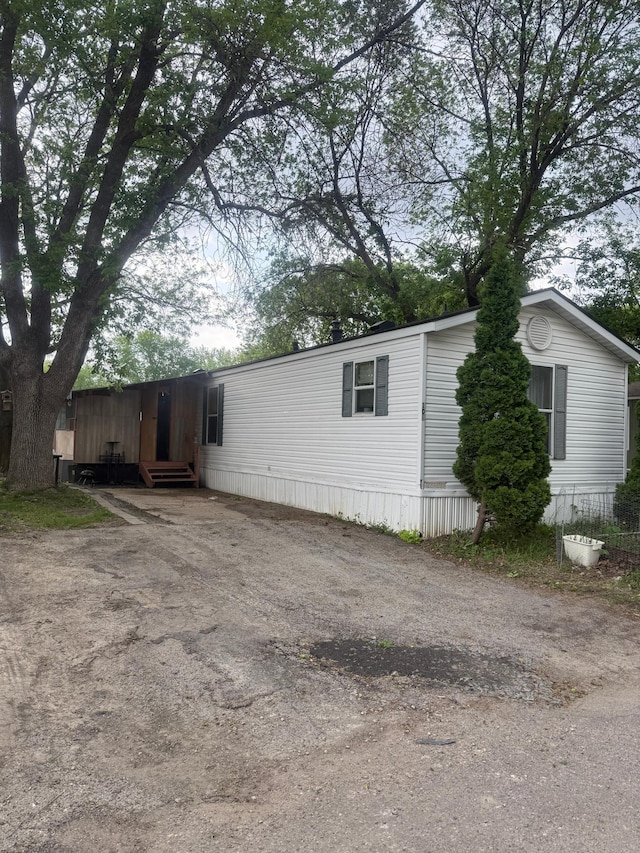 104 Laurinda Ln, Mankato, MN 56001 - view of front of property with driveway and entry steps