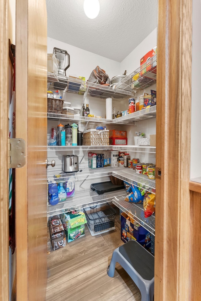 5678 Sherman Oaks Rd, Stacy, MN 55079 - view of pantry