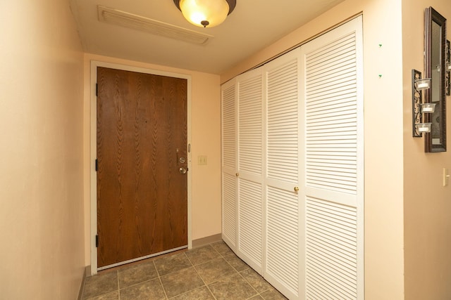 207 5th Ave SW Unit 407, Rochester, MN 55902 - hallway featuring baseboards