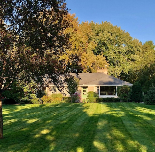6617 Normandale Rd, Edina, MN 55435 - view of front facade featuring a front yard
