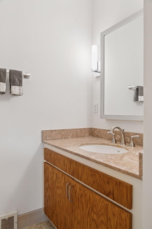 6 Shore Rd, North Oaks, MN 55127 - bathroom featuring vanity