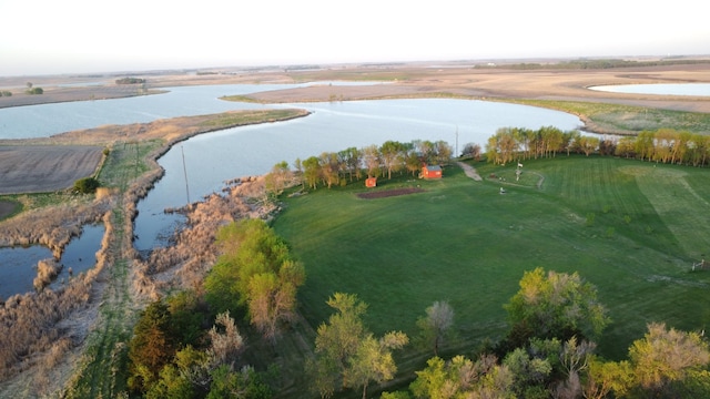 13739 429th Ave, Webster, SD 57274 - aerial view of property's location featuring a large body of water and a golf club