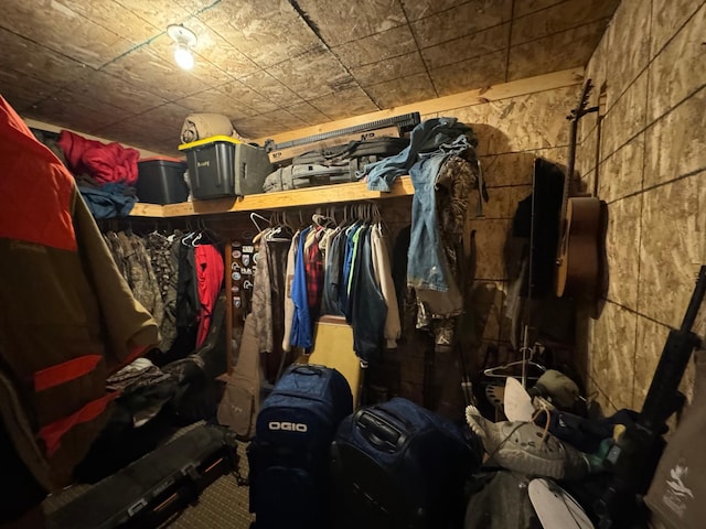13739 429th Ave, Webster, SD 57274 - view of walk in closet