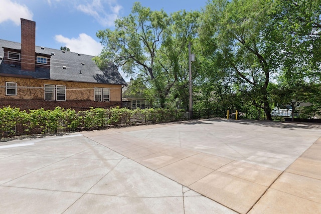 1301 Mount Curve Ave, Minneapolis, MN 55403 - view of patio / terrace