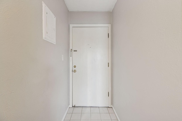 1540 Ashland Ave Unit 3, Saint Paul, MN 55104 - entryway with baseboards and light tile patterned floors