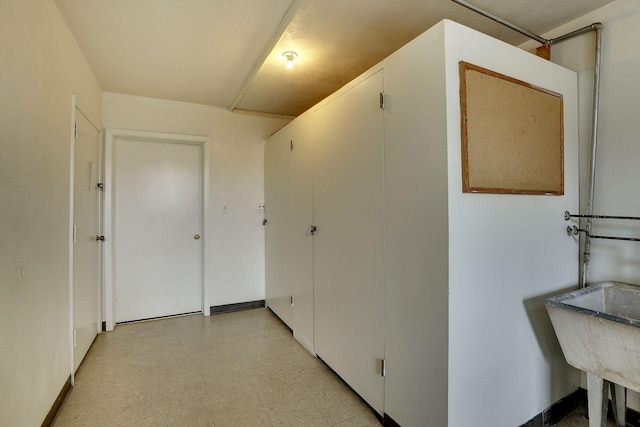 1540 Ashland Ave Unit 3, Saint Paul, MN 55104 - hall with light flooring