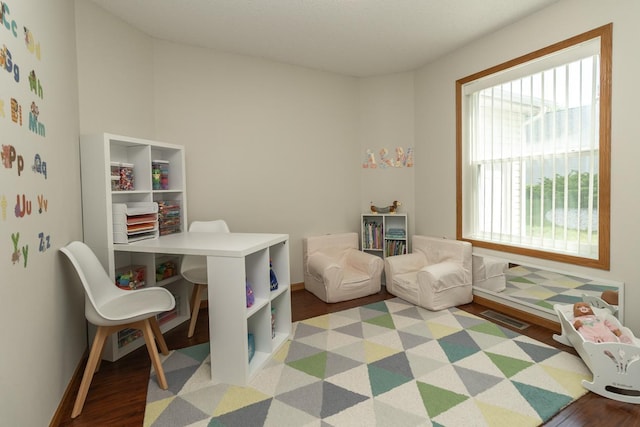 4132 Oakbrooke Curv, Eagan, MN 55122 - office space with wood finished floors and baseboards