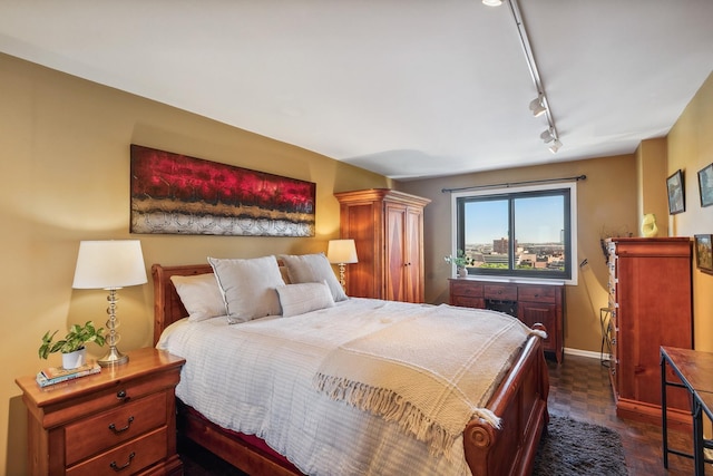 400 Groveland Ave Unit 1512, Minneapolis, MN 55403 - bedroom with baseboards and track lighting