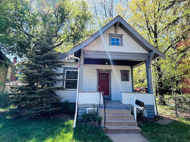 138 George St W, Saint Paul, MN 55107 - bungalow-style home featuring a porch