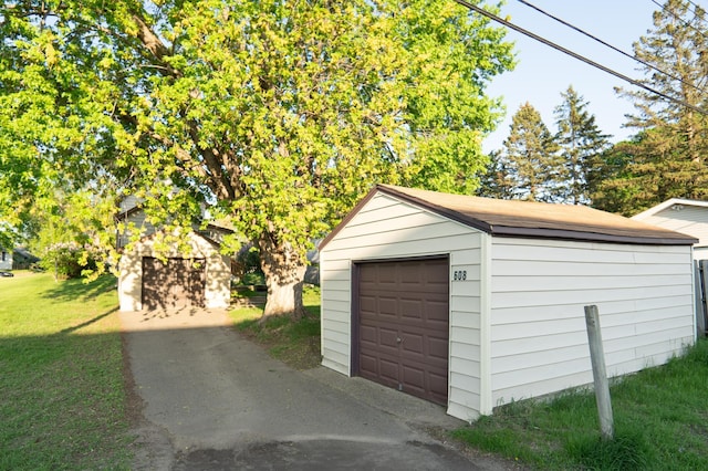 608 7th Ave S, Hopkins, MN 55343 - view of detached garage