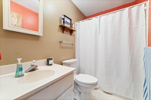 full bath with a textured ceiling, toilet, vanity, and a shower with shower curtain