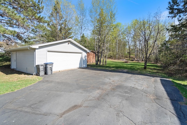 view of detached garage