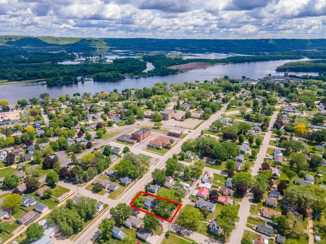 306 Hiawatha Dr E, Wabasha, MN 55981 - aerial view of residential area featuring a large body of water and property boundaries highlighted