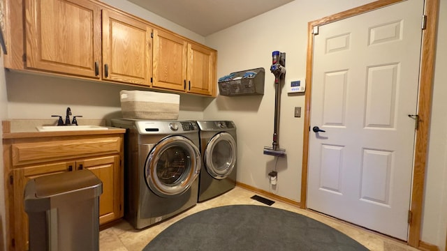33401 Lakes Trl, Chisago Lake Twp, MN 55045 - washroom with cabinet space and washing machine and dryer