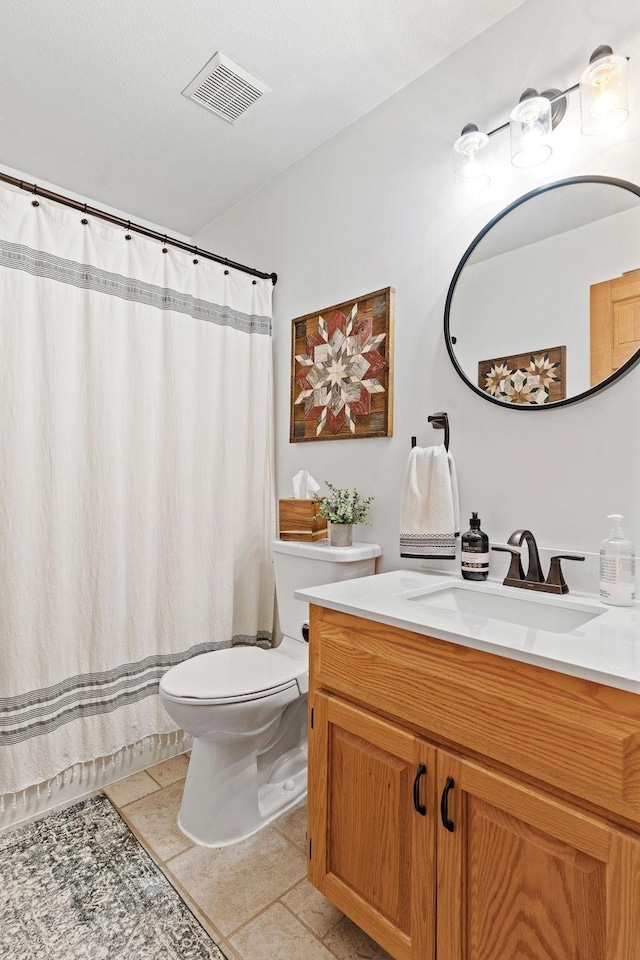 33401 Lakes Trl, Chisago Lake Twp, MN 55045 - full bath with toilet and vanity