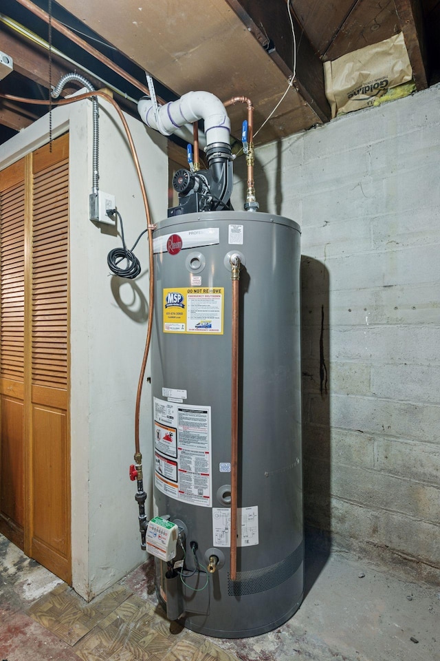 4613 34th Ave S, Minneapolis, MN 55406 - utilities featuring water heater