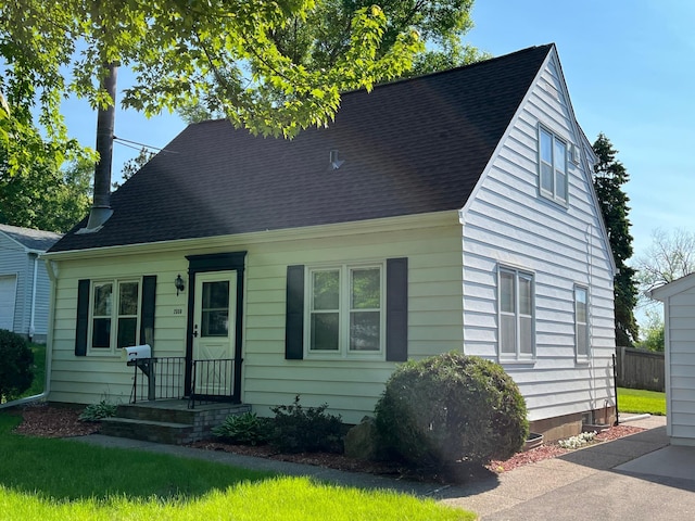 2559 Westview Ter, Hopkins, MN 55305 - view of front of home featuring a shingled roof