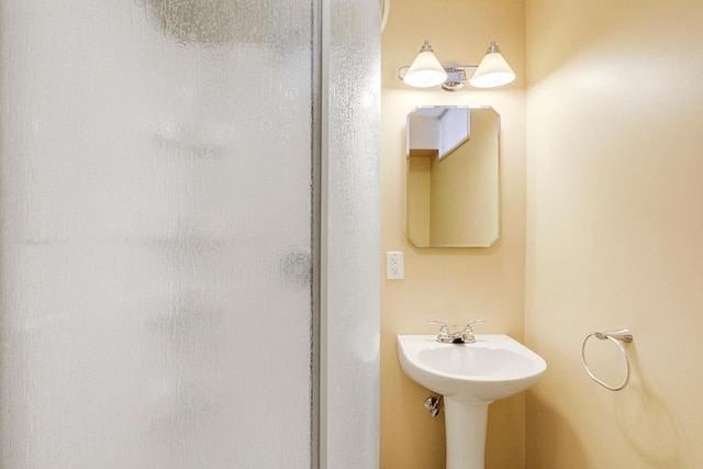 1409 Smith Ave S, West Saint Paul, MN 55118 - bathroom with a shower stall