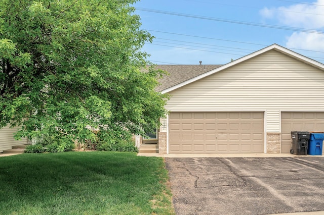 1527 Dublin Ct, Shakopee, MN 55379 - view of garage