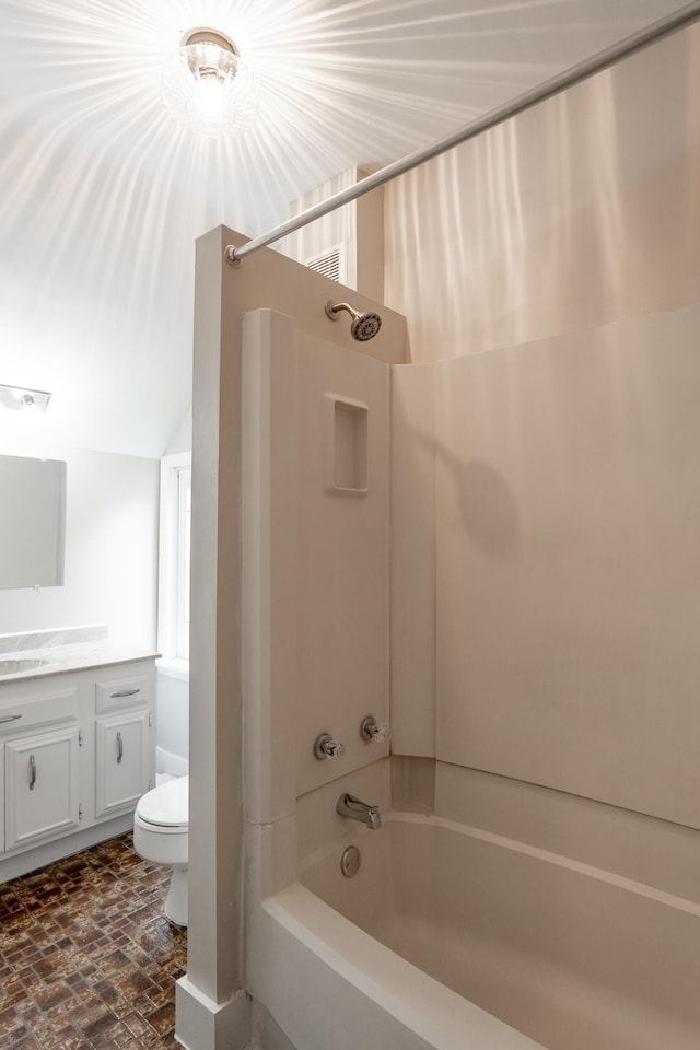 410 Baker St W, Saint Paul, MN 55107 - full bathroom featuring shower / tub combo with curtain, toilet, and vanity