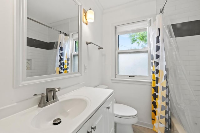 5629 35th Ave S, Minneapolis, MN 55417 - bathroom with vanity, toilet, shower / tub combo with curtain, and crown molding