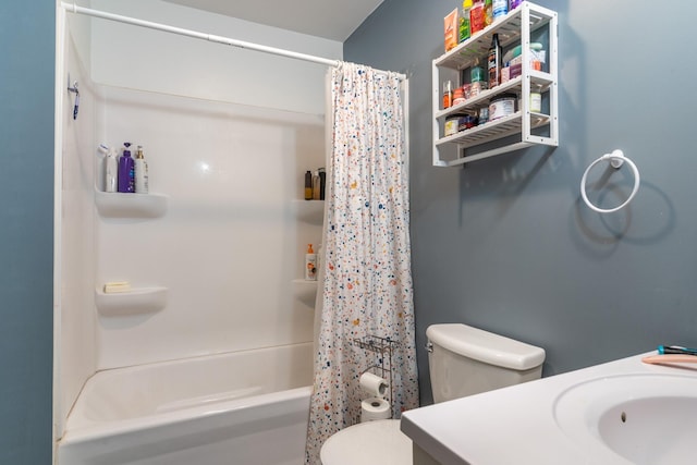 412 Hill Ave, Crookston, MN 56716 - full bath featuring toilet, shower / tub combo, and vanity