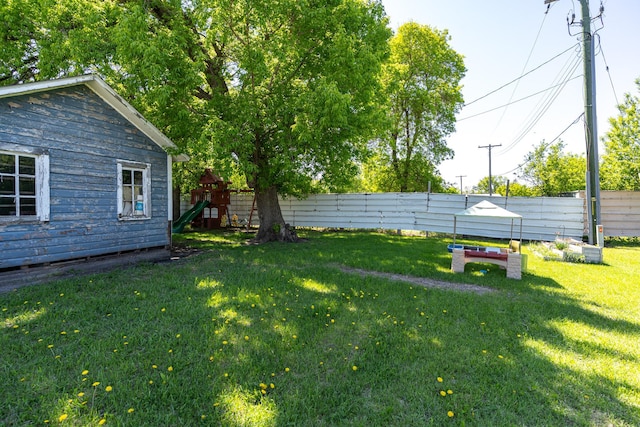 412 Hill Ave, Crookston, MN 56716 - view of yard with a playground