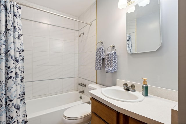 6420 Rolling Hills Rd, Corcoran, MN 55340 - full bathroom featuring shower / tub combo with curtain and vanity