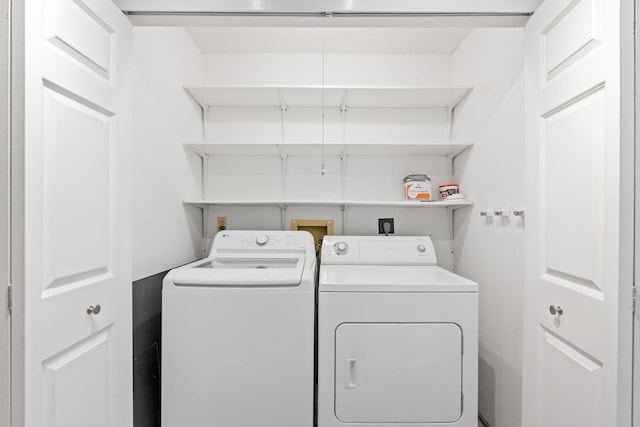 3425 Golfview Dr Unit 308, Eagan, MN 55123 - laundry room with independent washer and dryer