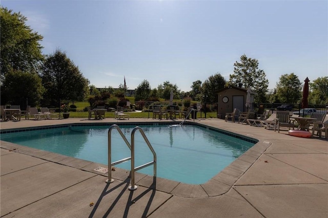 3425 Golfview Dr Unit 308, Eagan, MN 55123 - community pool with a patio area and fence