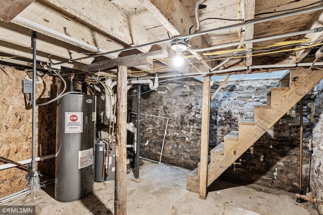 485 Belvidere St E, Saint Paul, MN 55107 - unfinished basement featuring electric water heater