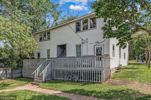 485 Belvidere St E, Saint Paul, MN 55107 - view of front of home featuring a wooden deck