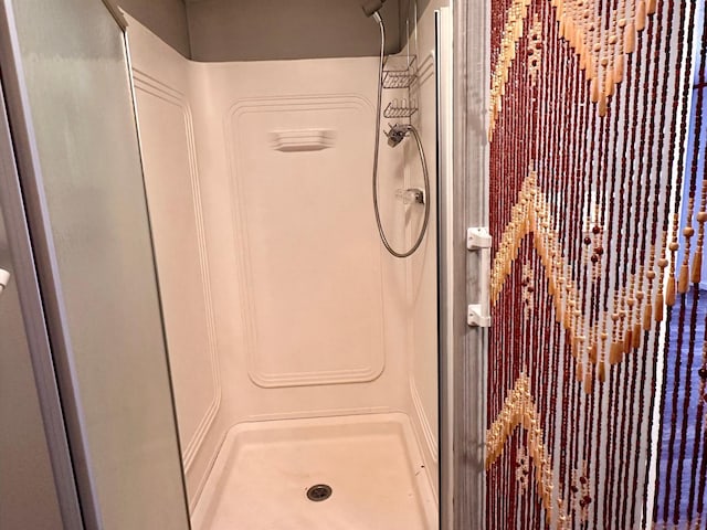 33363 Gardenview Dr, Sturgeon Lake, MN 55783 - full bathroom featuring a stall shower