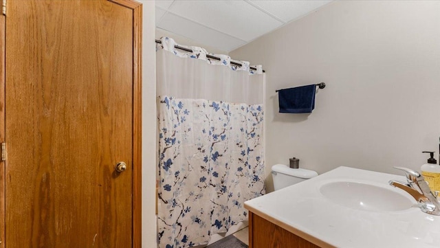 833 19th Ave N, Saint Cloud, MN 56303 - bathroom featuring curtained shower and vanity