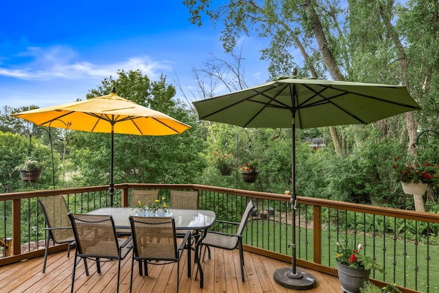 480 Suzanne Ave, Shoreview, MN 55126 - wooden deck with outdoor dining area
