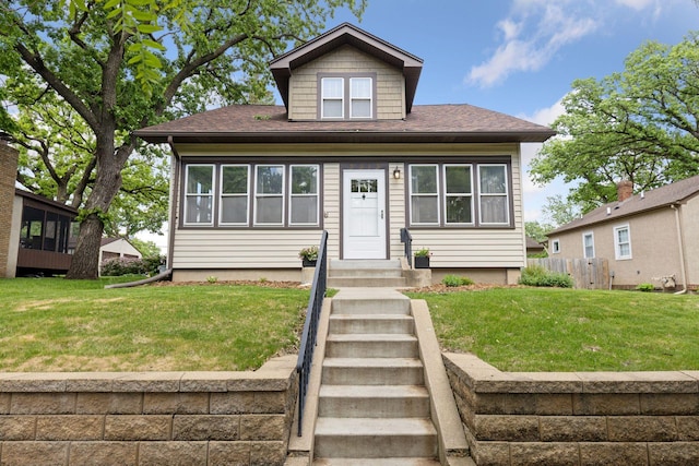 3313 Yosemite Ave S, Saint Louis Park, MN 55416 - bungalow-style house with a shingled roof and entry steps