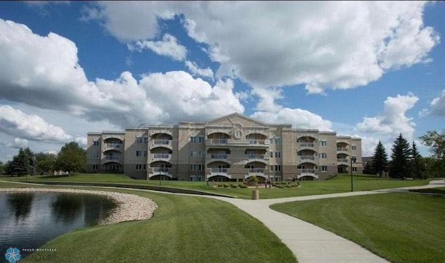 2501 30th Ave S Unit 201, Fargo, ND 58103 - surrounding community with a yard