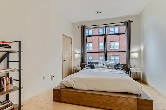 270 4th St E Unit 402, Saint Paul, MN 55101 - bedroom with light wood-type flooring