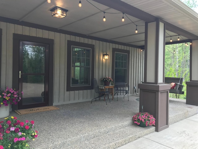 view of patio / terrace with covered porch