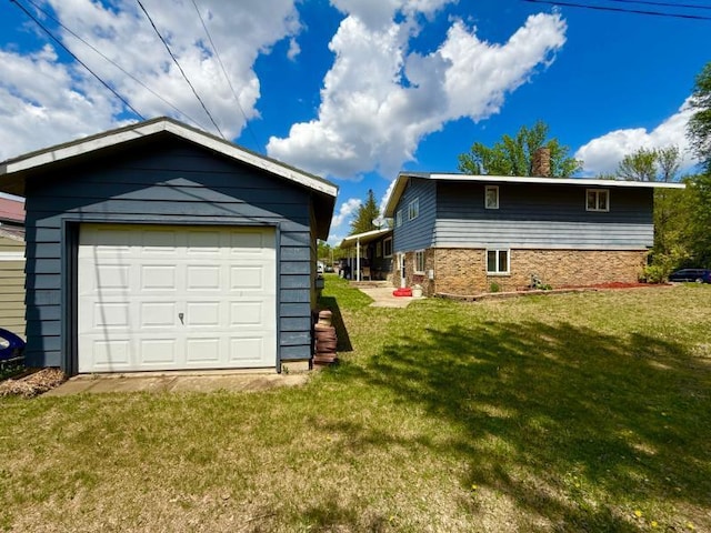 725 8th St NE, Staples, MN 56479 - view of detached garage
