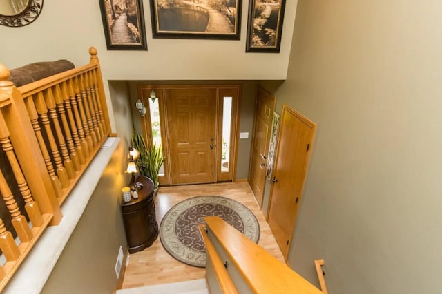 124 Waynesborough Way, Mankato, MN 56001 - foyer featuring wood finished floors and a high ceiling