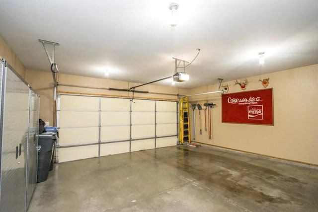 124 Waynesborough Way, Mankato, MN 56001 - garage with a garage door opener