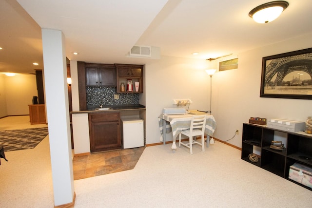 196 Mary Cir, North Mankato, MN 56003 - indoor wet bar featuring carpet flooring, tasteful backsplash, recessed lighting, and baseboards