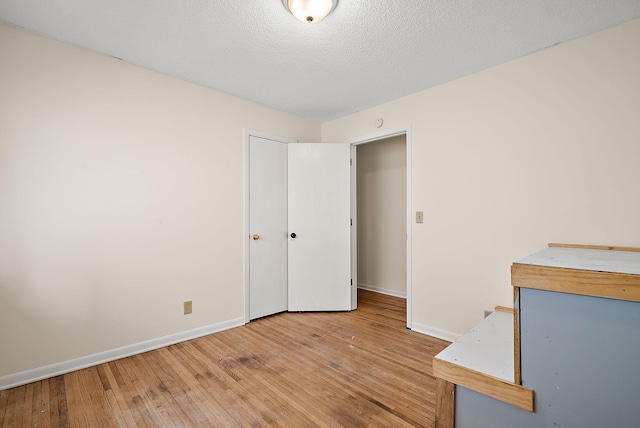 4625 Lyndale Ave N, Minneapolis, MN 55412 - empty room featuring light wood-style floors and baseboards